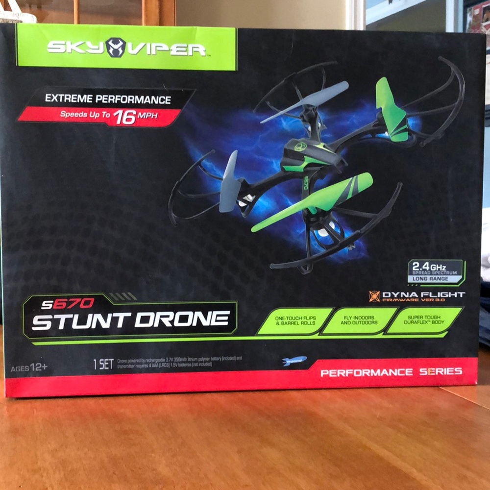 NEW. SEALED BOX. Sky Viper s670 stunt drone. Requires 4 AAA batteries